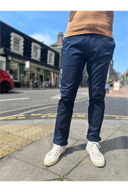 Signature Slim Stretch Chino 025 Dark Navy - Trousers