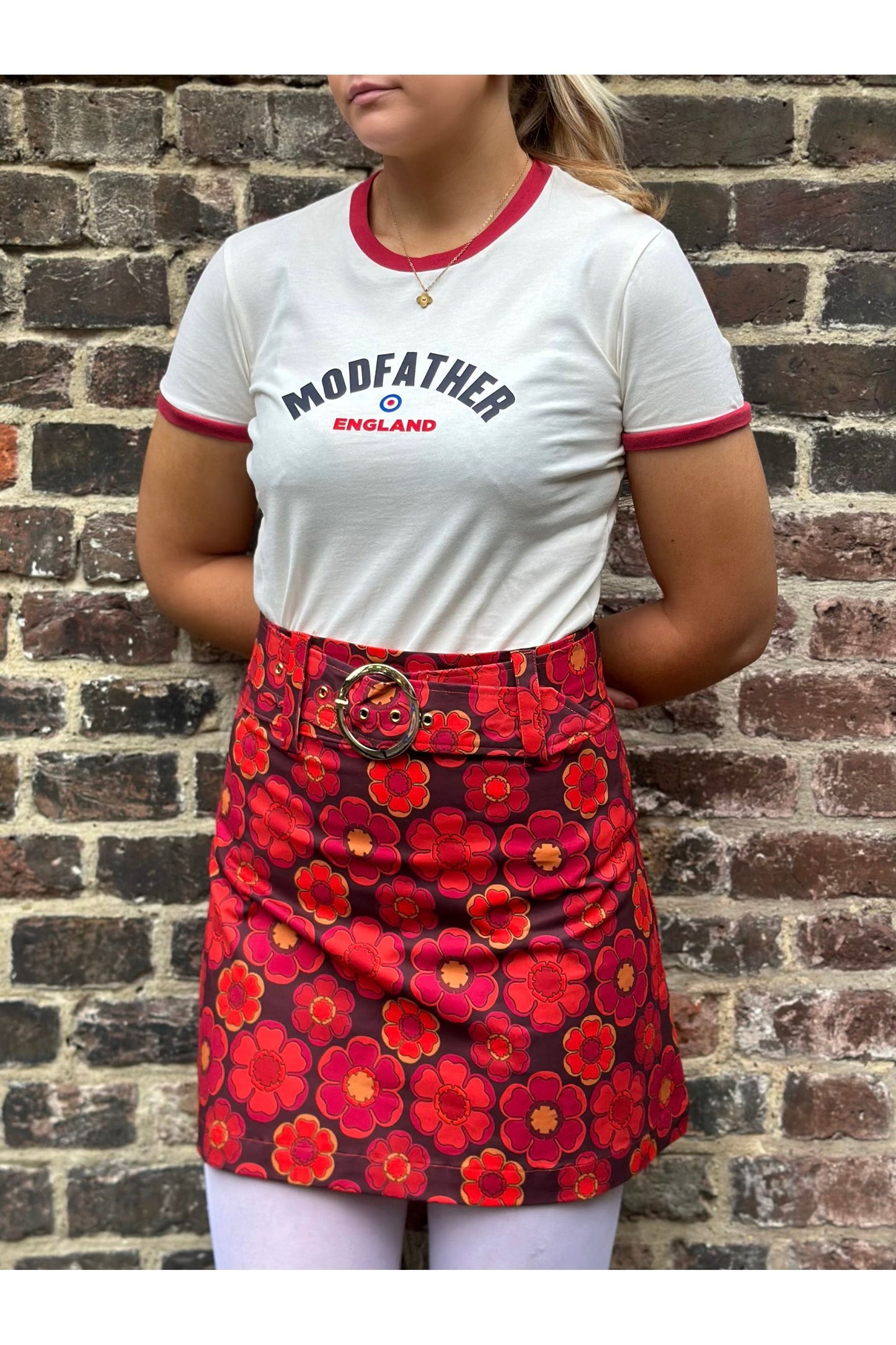Women's Logo Script Ecru / Red - T-Shirt