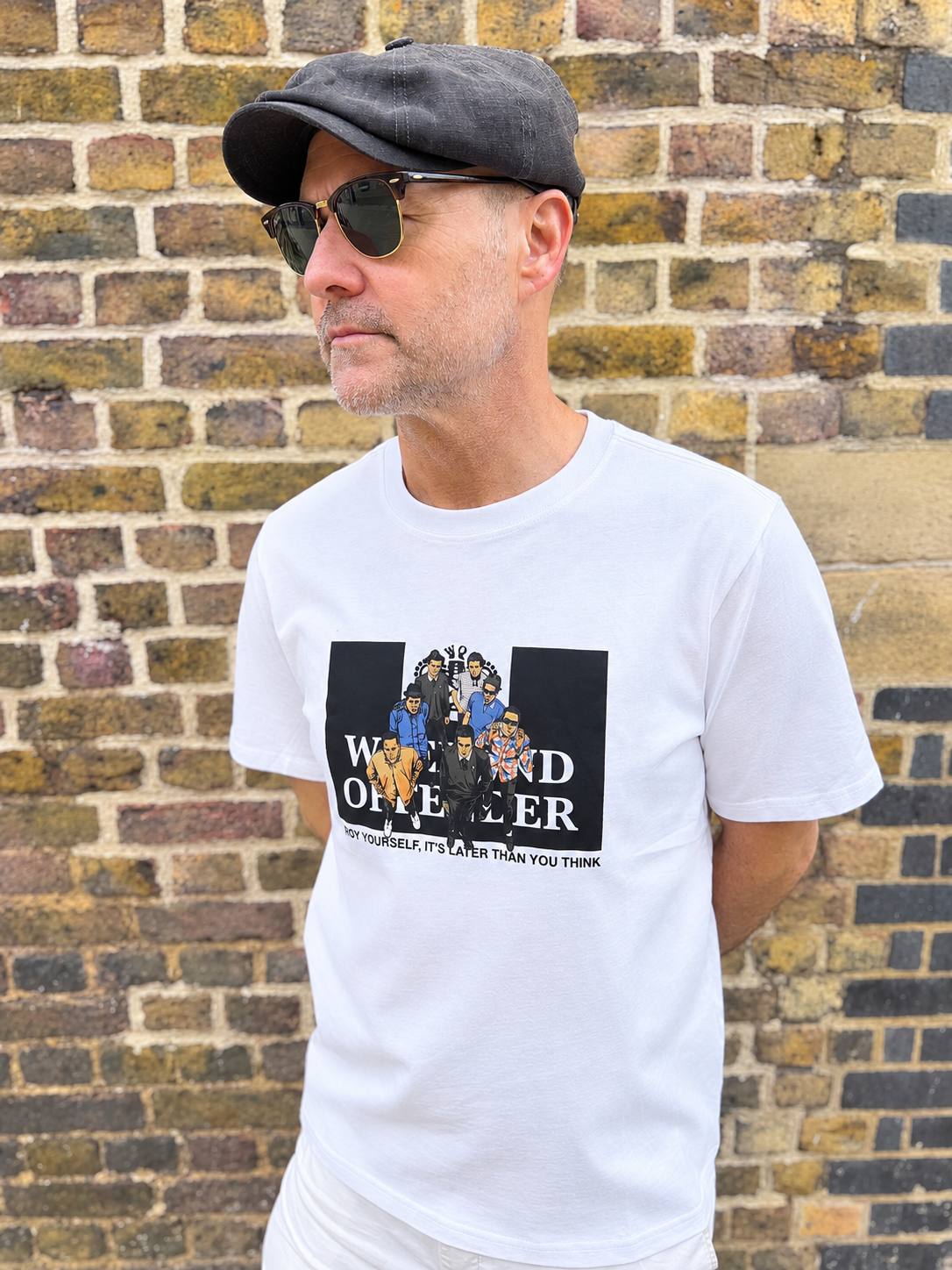 Aka White Graphic - T-Shirt