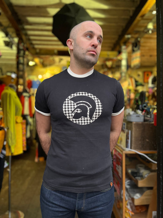TR/8989 Houndstooth Logo Black - T-Shirt