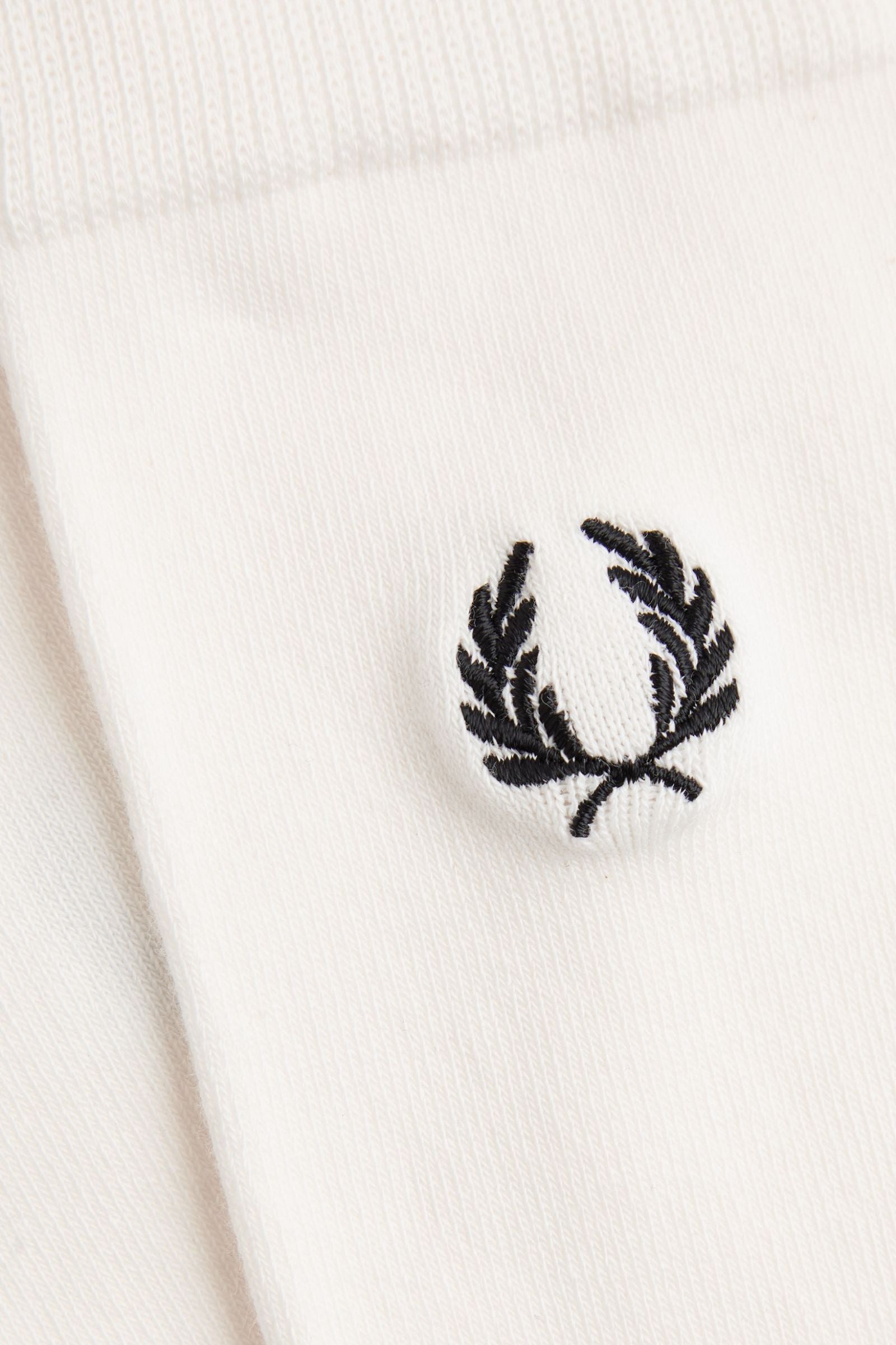 C7135 Classic Laurel Wreath Snow White - Socks