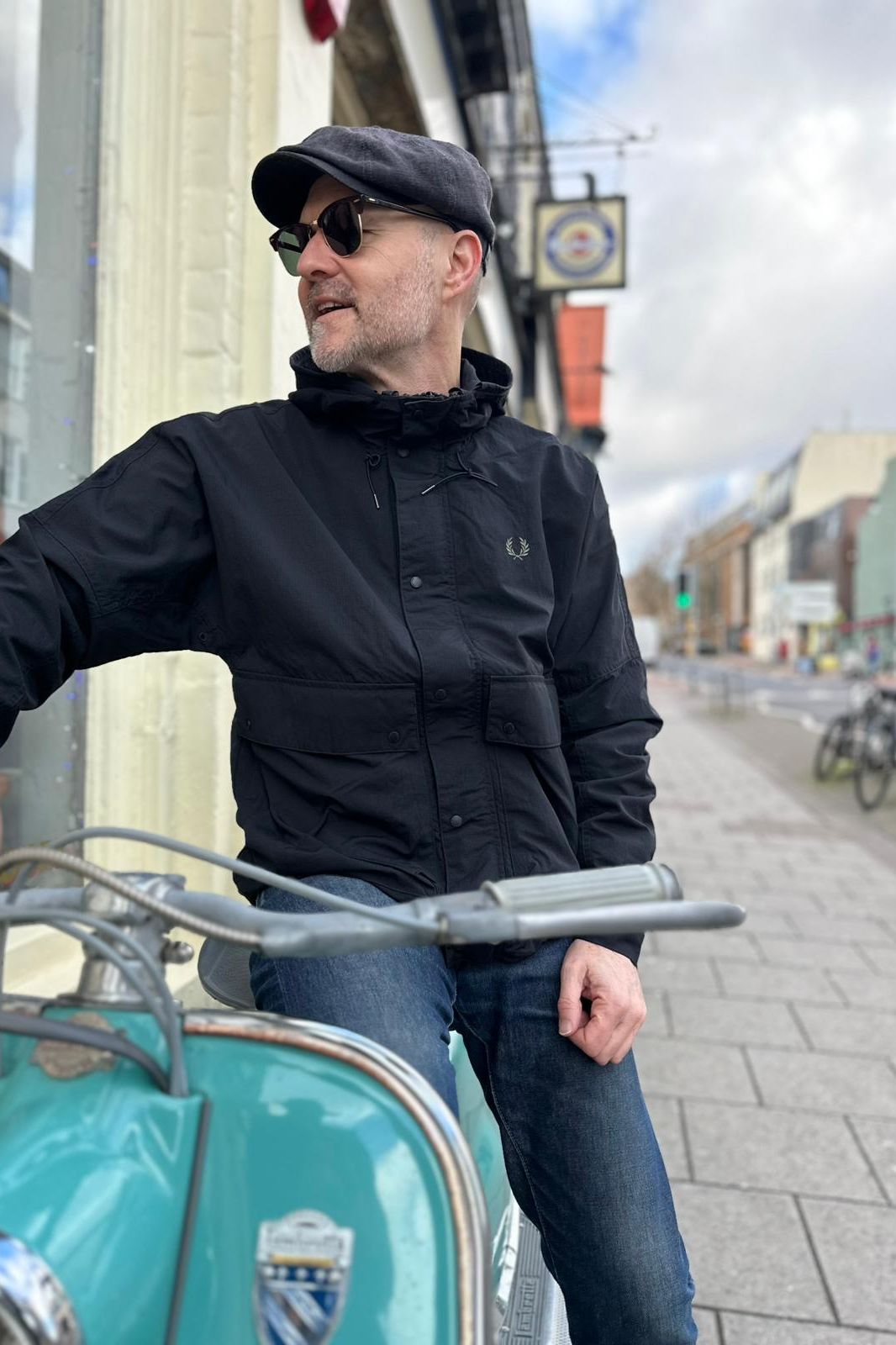 J2323 Cropped Ripstop Parka Black - Jacket