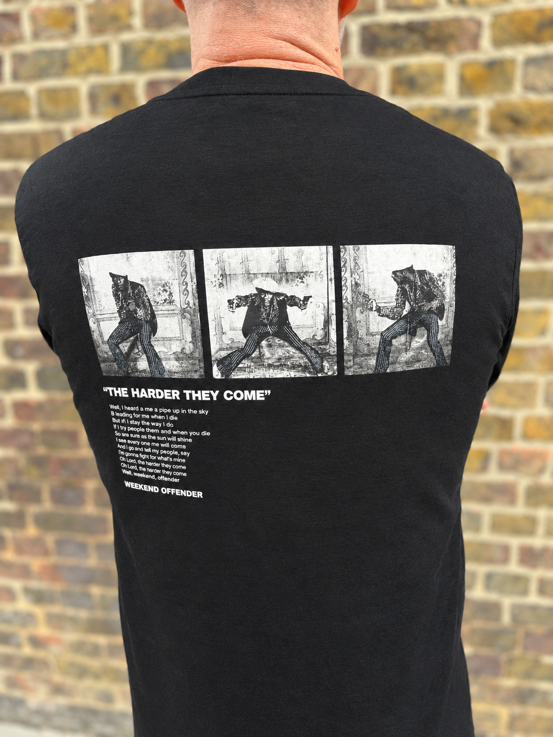 Cliff Black Graphic - T-Shirt